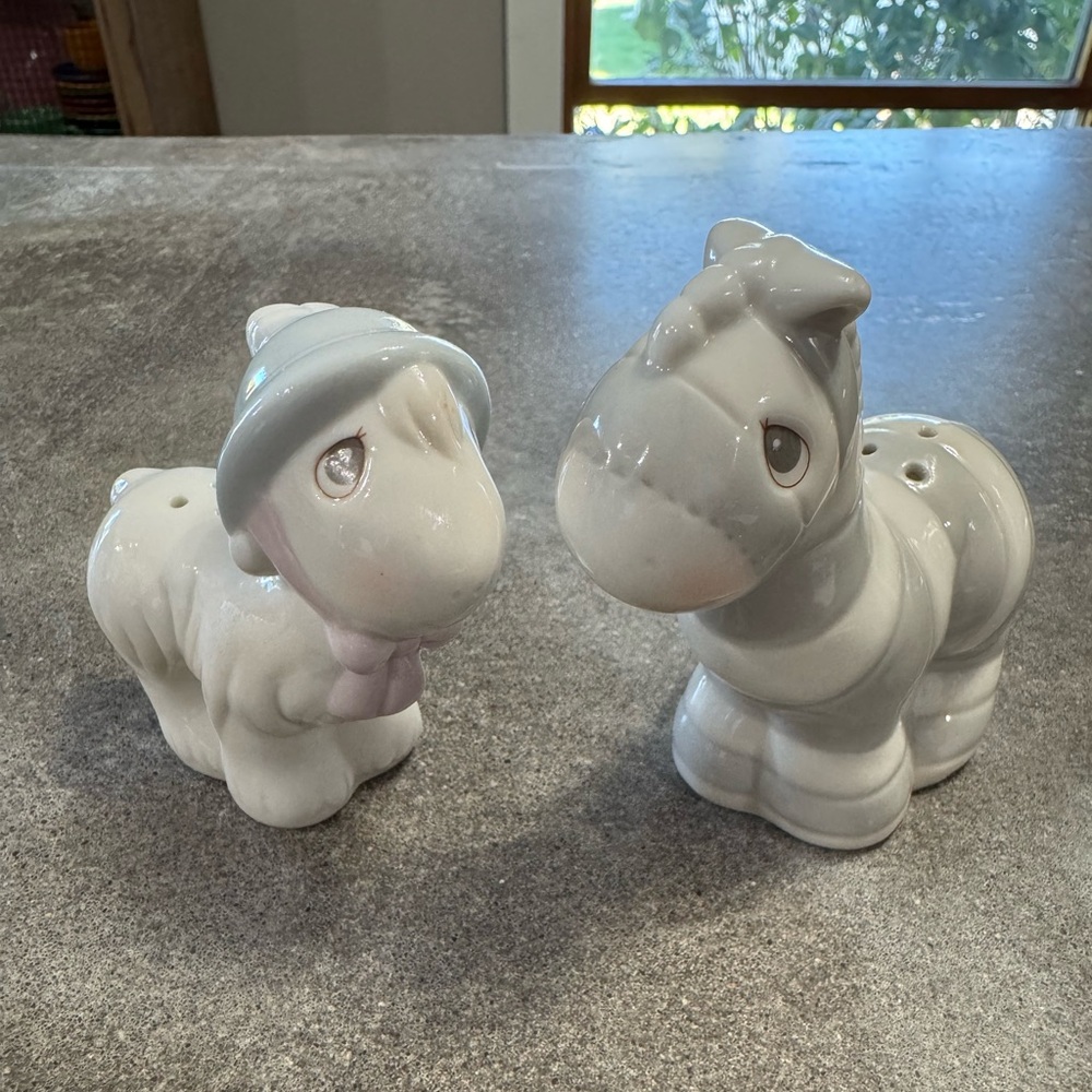 Precious Moments 1996 Salt & Pepper Shaker “Noah’s Ark Collection”
